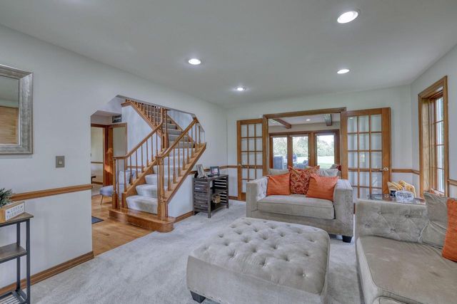 8424 S 68th STREET, Franklin, WI 53132