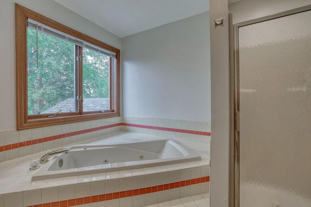 8424 S 68th STREET, Franklin, WI 53132