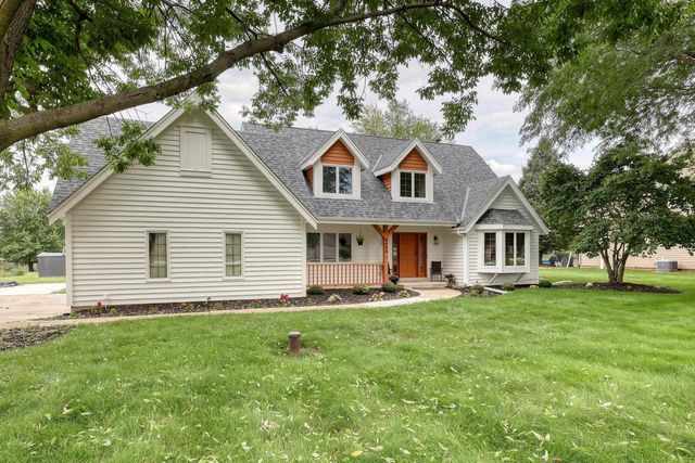 8424 S 68th STREET, Franklin, WI 53132