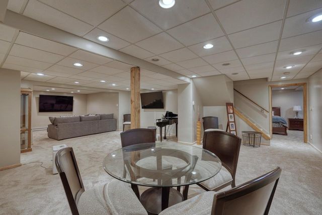 8424 S 68th STREET, Franklin, WI 53132