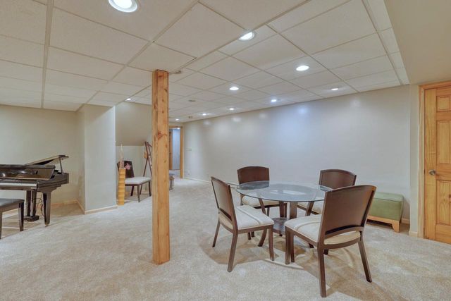 8424 S 68th STREET, Franklin, WI 53132