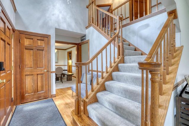 8424 S 68th STREET, Franklin, WI 53132