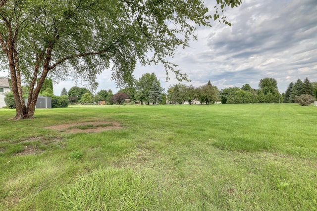 8424 S 68th STREET, Franklin, WI 53132