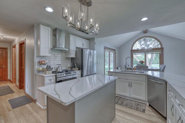 8424 S 68th STREET, Franklin, WI 53132