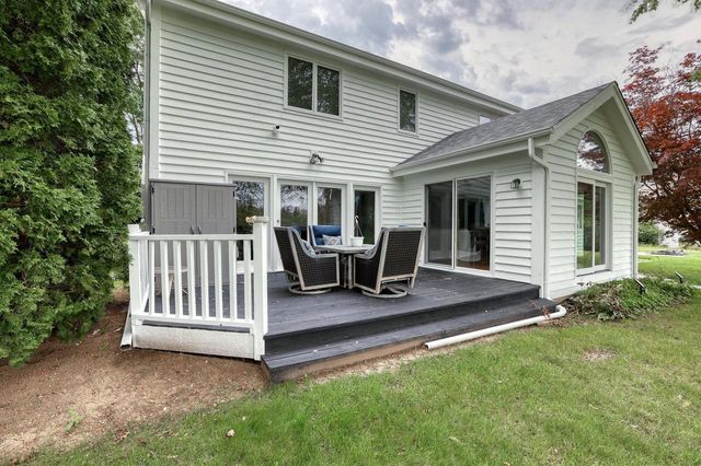 8424 S 68th STREET, Franklin, WI 53132