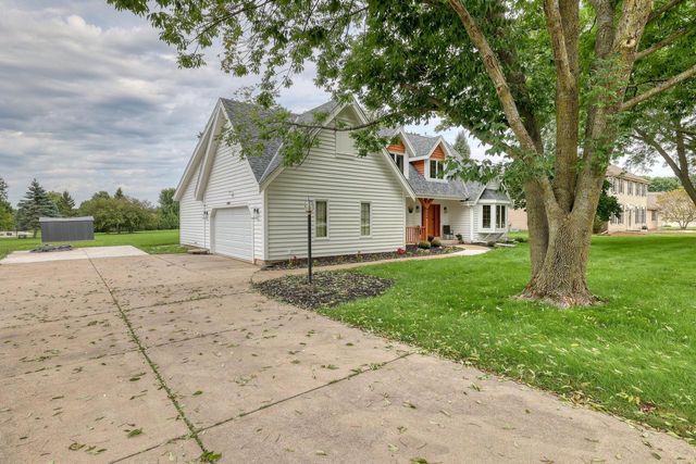 8424 S 68th STREET, Franklin, WI 53132