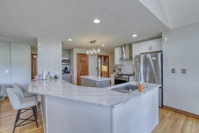 8424 S 68th STREET, Franklin, WI 53132