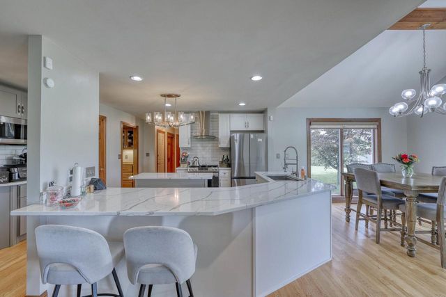 8424 S 68th STREET, Franklin, WI 53132