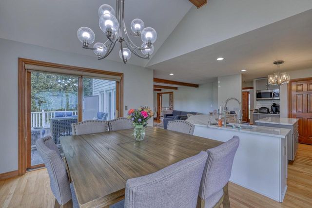 8424 S 68th STREET, Franklin, WI 53132