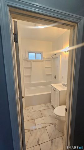 142-144 ADAMS Street 2, Hartford, CT 06112