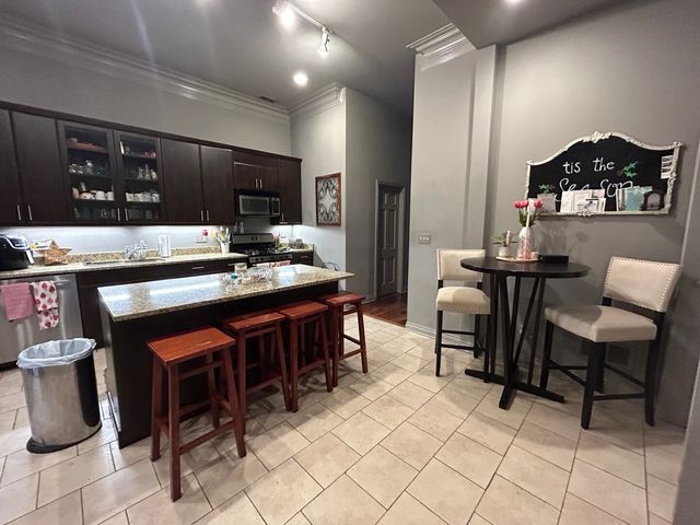 15 E Pearson Street 3, Chicago, IL 60611