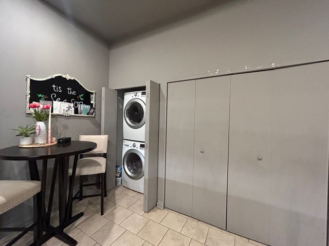 15 E Pearson Street 3, Chicago, IL 60611