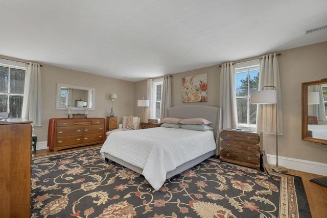 375 S Main Street, Wolfeboro, NH 03894