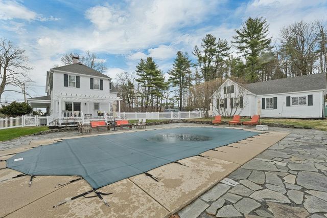 375 S Main Street, Wolfeboro, NH 03894