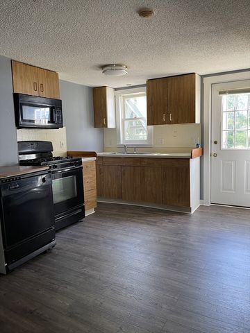 4 West St 2, Wrentham, MA 02093