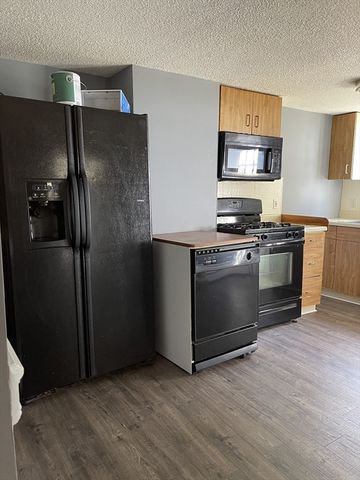 4 West St 2, Wrentham, MA 02093