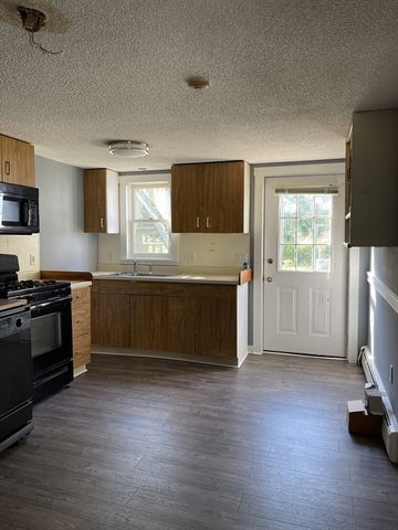 4 West St 2, Wrentham, MA 02093