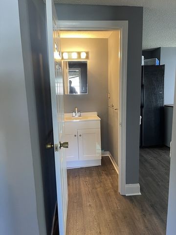4 West St 2, Wrentham, MA 02093