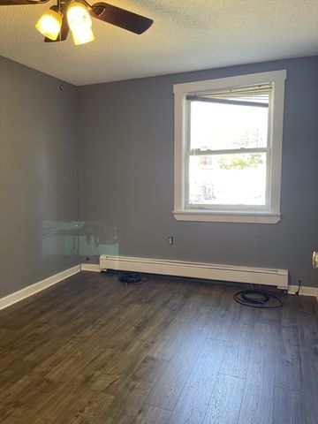 4 West St 2, Wrentham, MA 02093