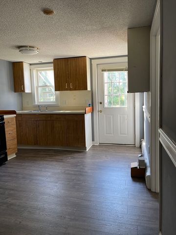 4 West St 2, Wrentham, MA 02093