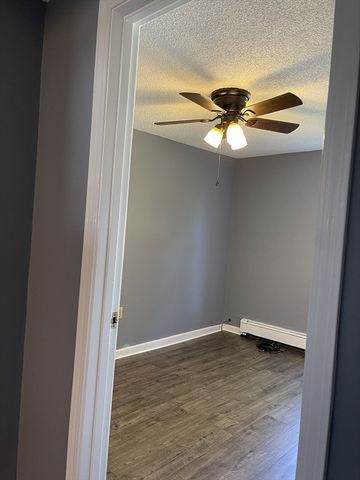 4 West St 2, Wrentham, MA 02093