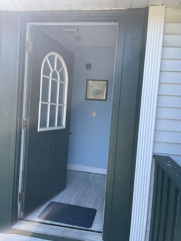 4 West St 2, Wrentham, MA 02093