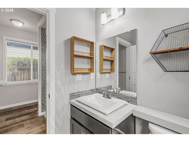 1508 E 1st, Newberg, OR 97132