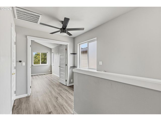 1508 E 1st, Newberg, OR 97132