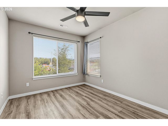 1508 E 1st, Newberg, OR 97132