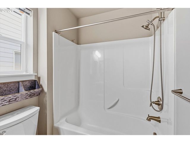 1508 E 1st, Newberg, OR 97132