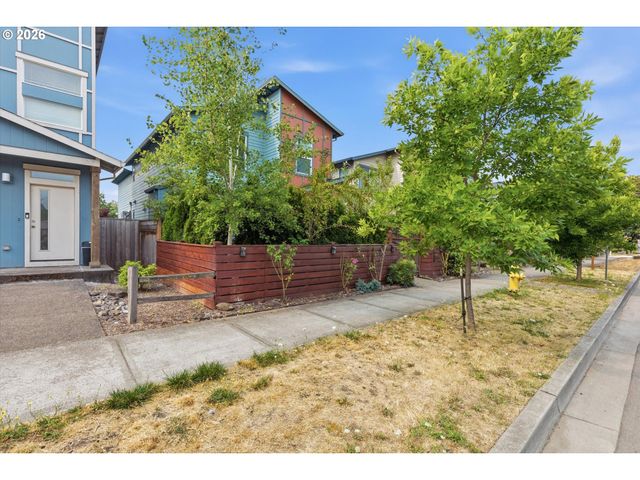 1508 E 1st, Newberg, OR 97132