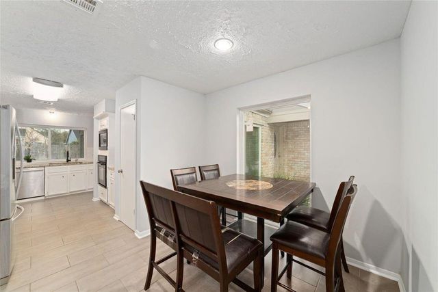 7107 Plaza Del Sol Drive, Houston, TX 77083