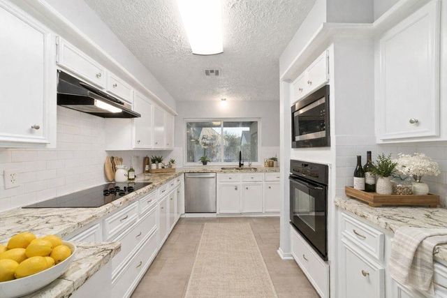 7107 Plaza Del Sol Drive, Houston, TX 77083