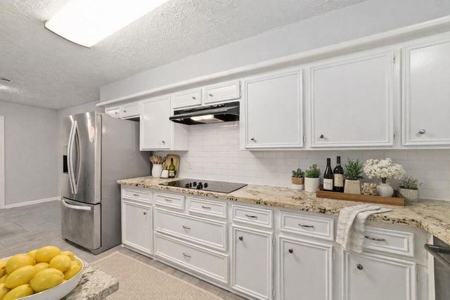 7107 Plaza Del Sol Drive, Houston, TX 77083