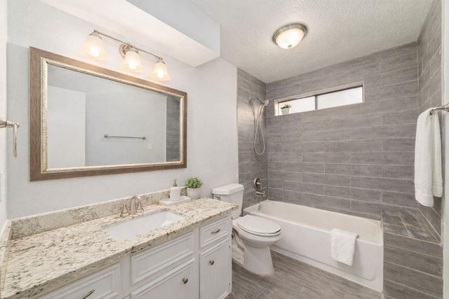 7107 Plaza Del Sol Drive, Houston, TX 77083