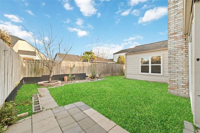 7107 Plaza Del Sol Drive, Houston, TX 77083