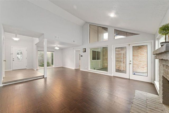 7107 Plaza Del Sol Drive, Houston, TX 77083