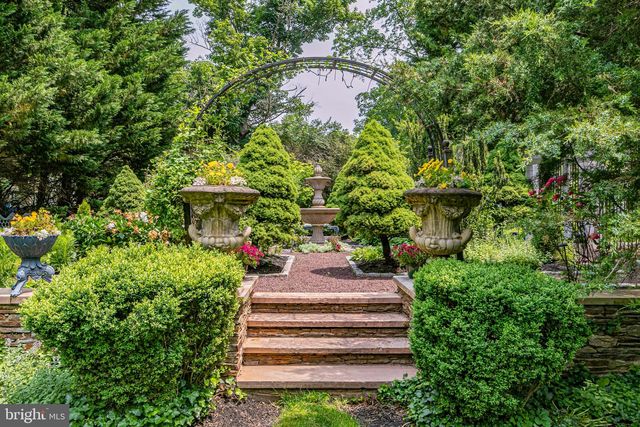 240 LIBRARY PL, Princeton, NJ 08540