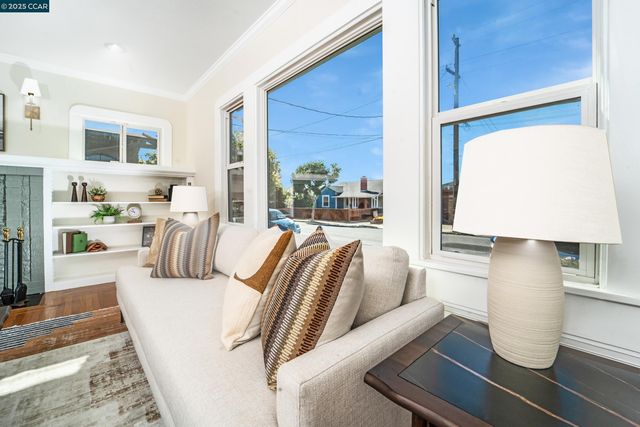 556 41St St, Richmond, CA 94805