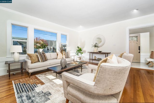 556 41St St, Richmond, CA 94805