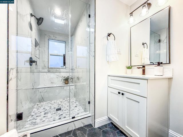 556 41St St, Richmond, CA 94805