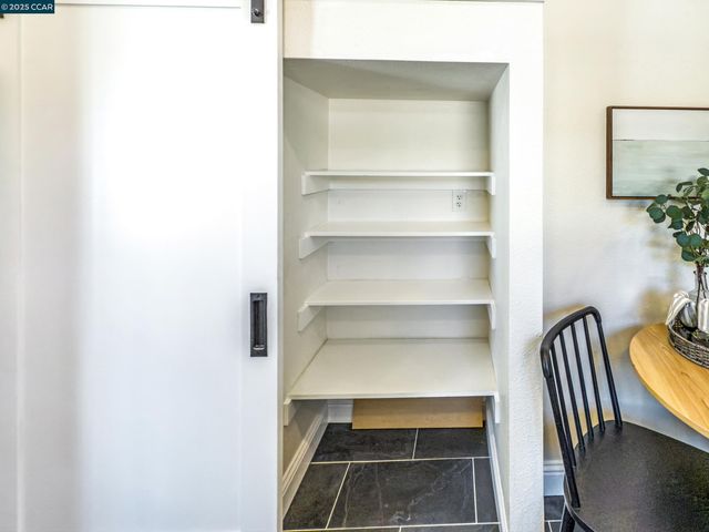 556 41St St, Richmond, CA 94805