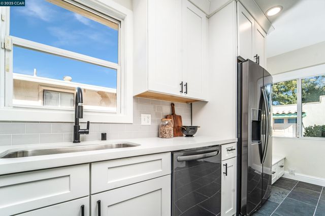 556 41St St, Richmond, CA 94805