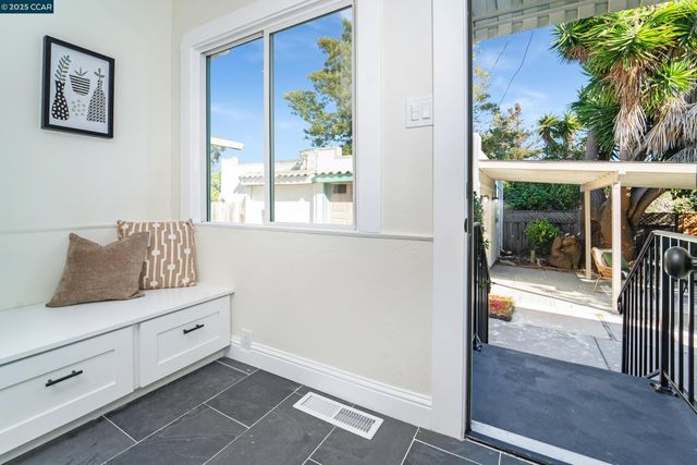 556 41St St, Richmond, CA 94805