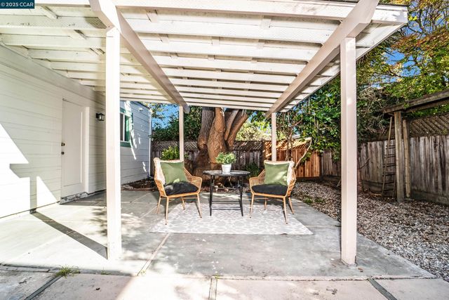 556 41St St, Richmond, CA 94805