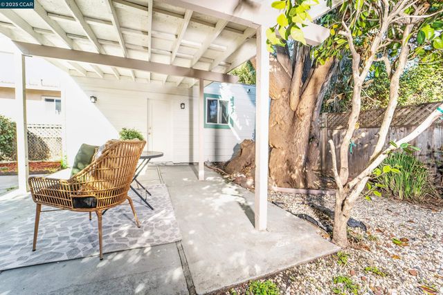 556 41St St, Richmond, CA 94805