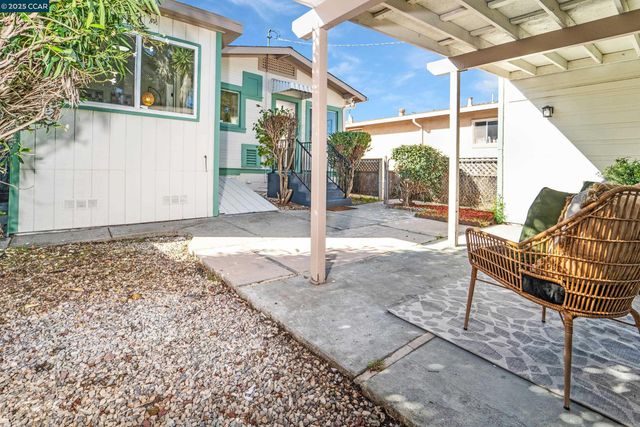 556 41St St, Richmond, CA 94805