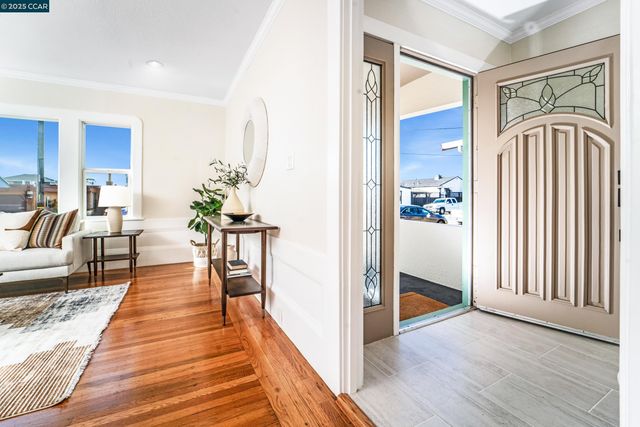 556 41St St, Richmond, CA 94805