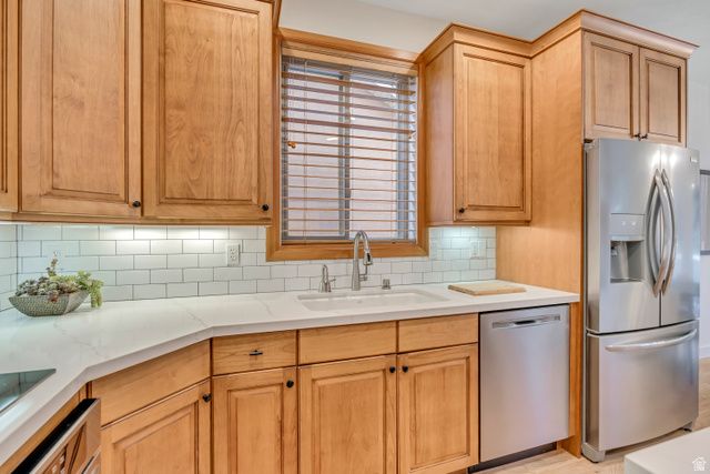 3261 E LANTERN HILL CT, Cottonwood Heights, UT 84093