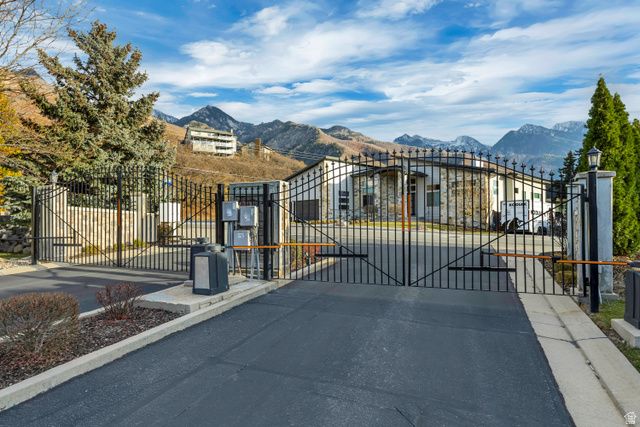3261 E LANTERN HILL CT, Cottonwood Heights, UT 84093